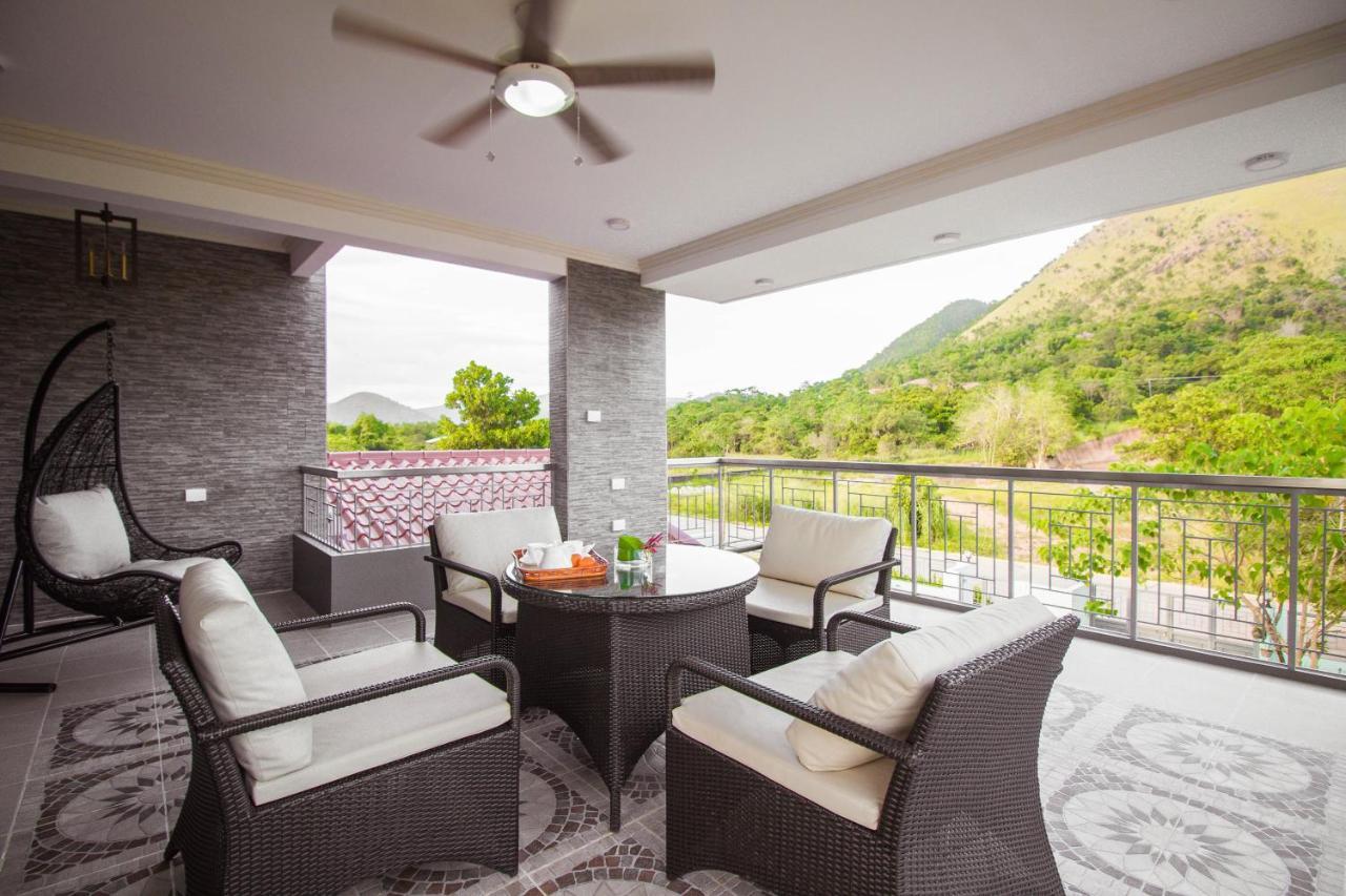 Bella Villa Coron Luaran gambar