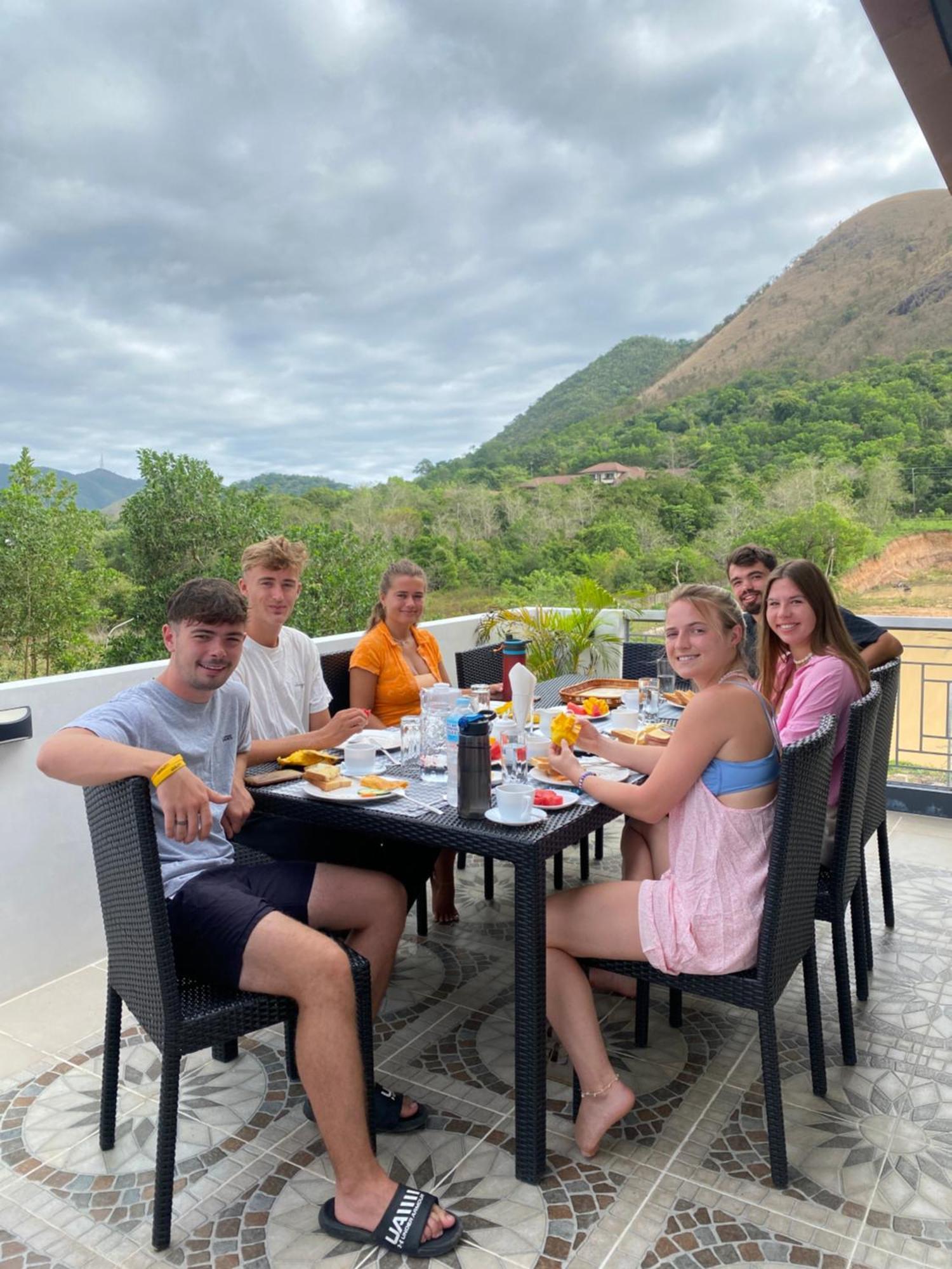 Bella Villa Coron Luaran gambar