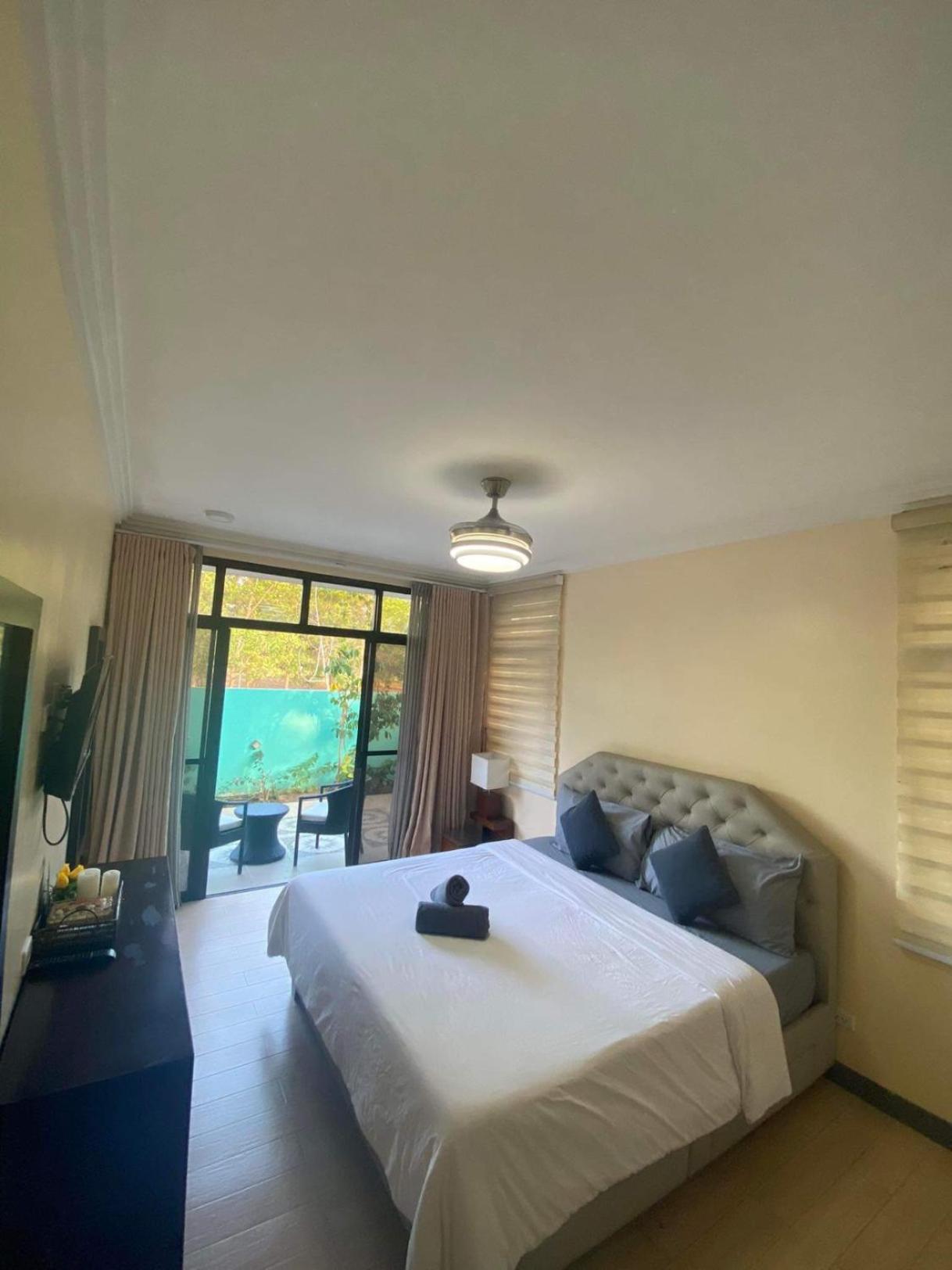 Bella Villa Coron Luaran gambar