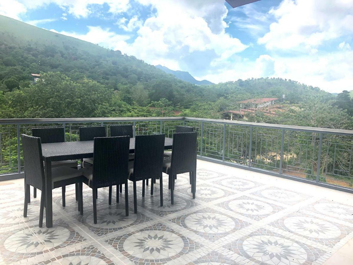 Bella Villa Coron Luaran gambar