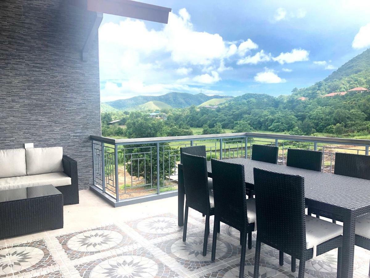 Bella Villa Coron Luaran gambar
