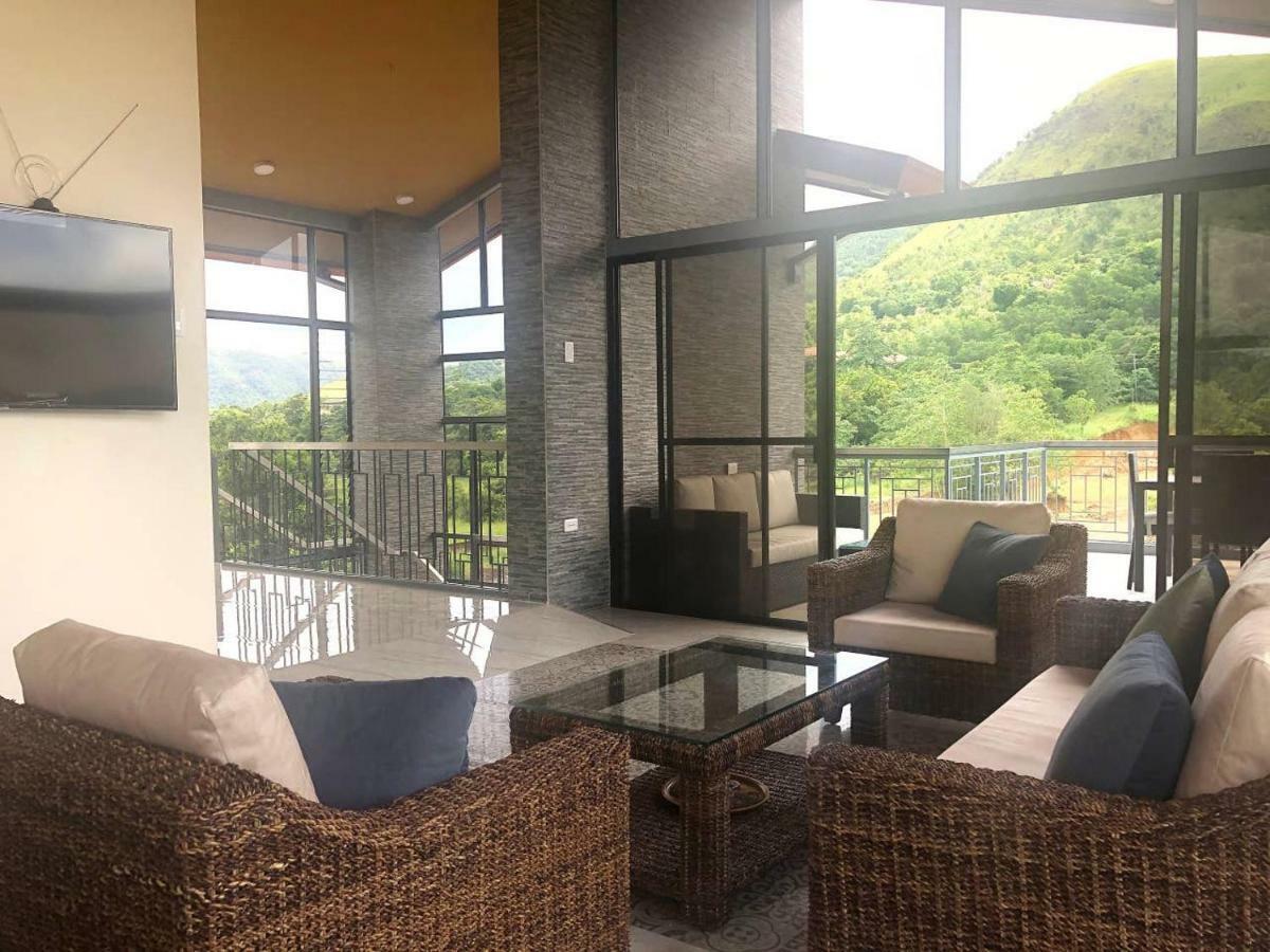 Bella Villa Coron Luaran gambar