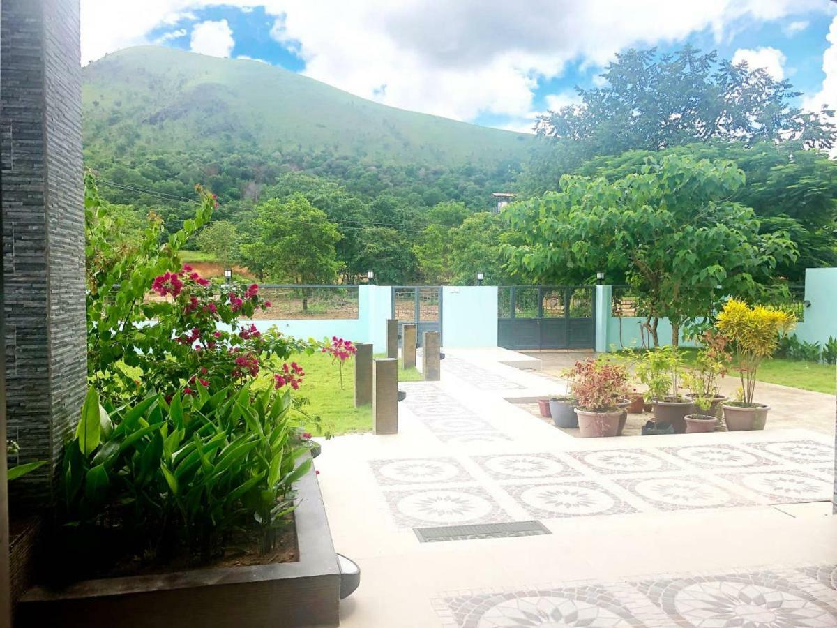Bella Villa Coron Luaran gambar