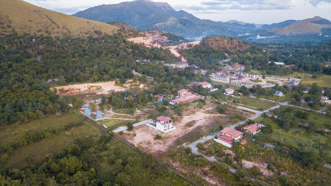 Bella Villa Coron Luaran gambar